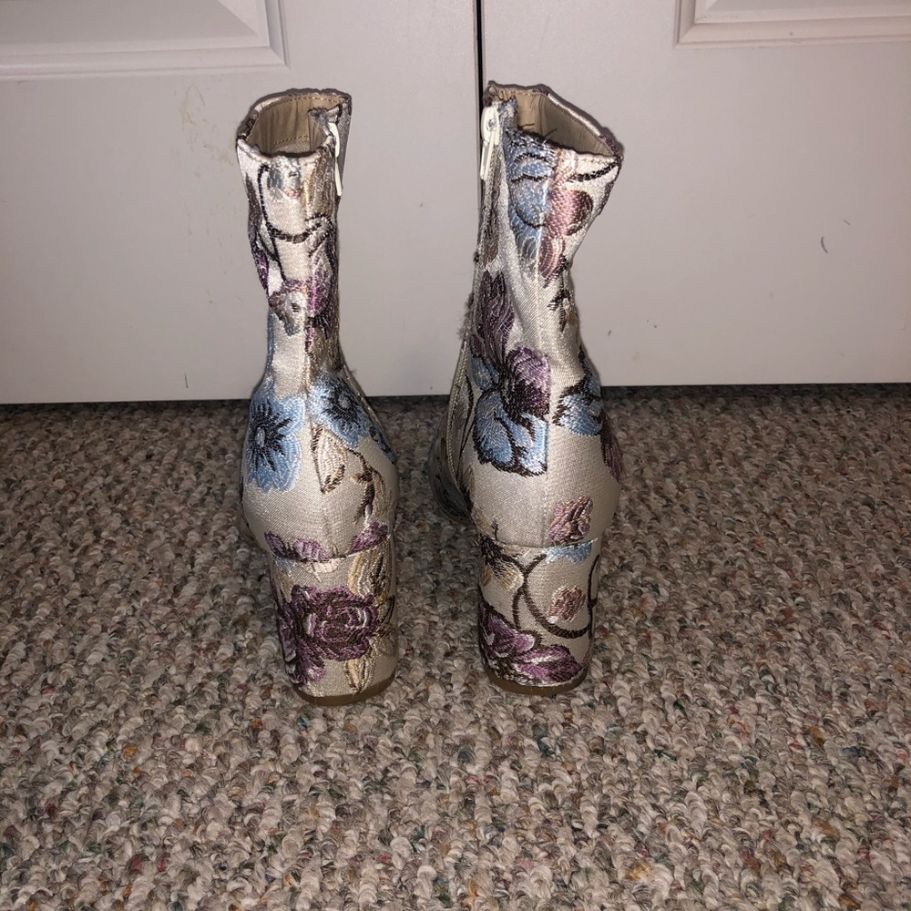 Flowered booties - Picture 2 of 5